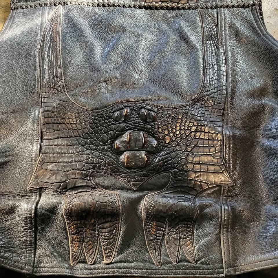 Custom Made Thick Leather Vest gator Inlay – One of a Kind - photo 5