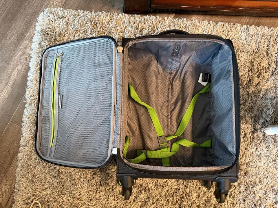 Carry on luggage image indicator(2)