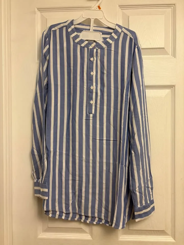 Brand new Amazon Essentials Women's Long-Sleeve Blouse image indicator(4)