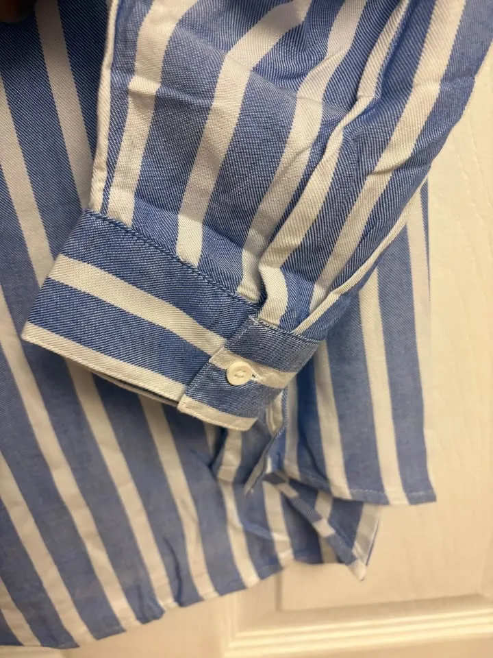 Brand new Amazon Essentials Women's Long-Sleeve Blouse image indicator(5)