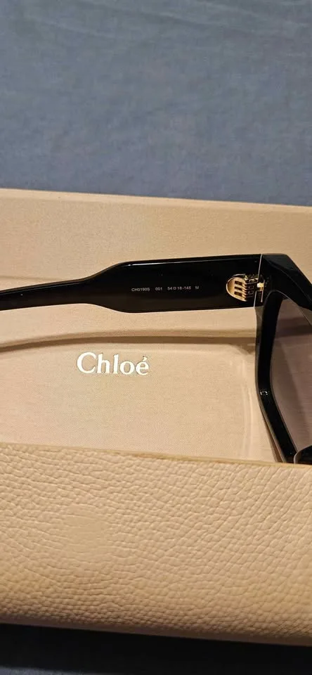 Women's sunglasses. BRAND NEW image indicator(2)