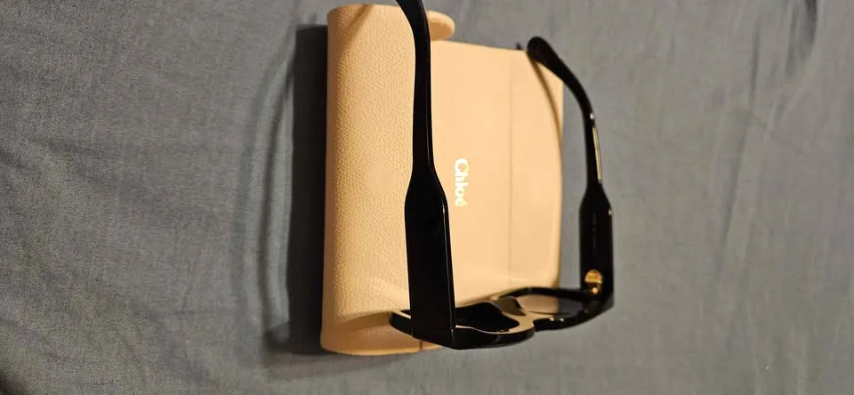 Women's sunglasses. BRAND NEW image indicator(4)