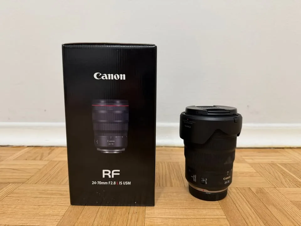 Canon RF 24-70mm f/2.8L IS USM Lens - 10/10 condition image indicator(2)