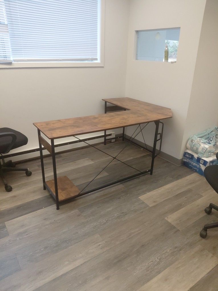 Corner DEsk