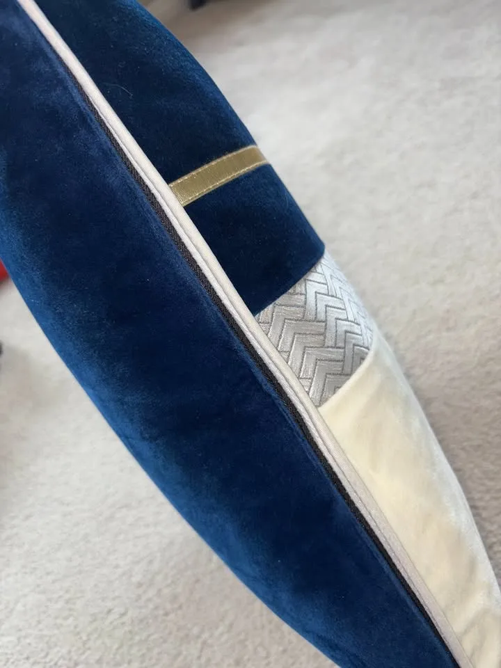 Velvet Throw Pillow and Insert image indicator(4)