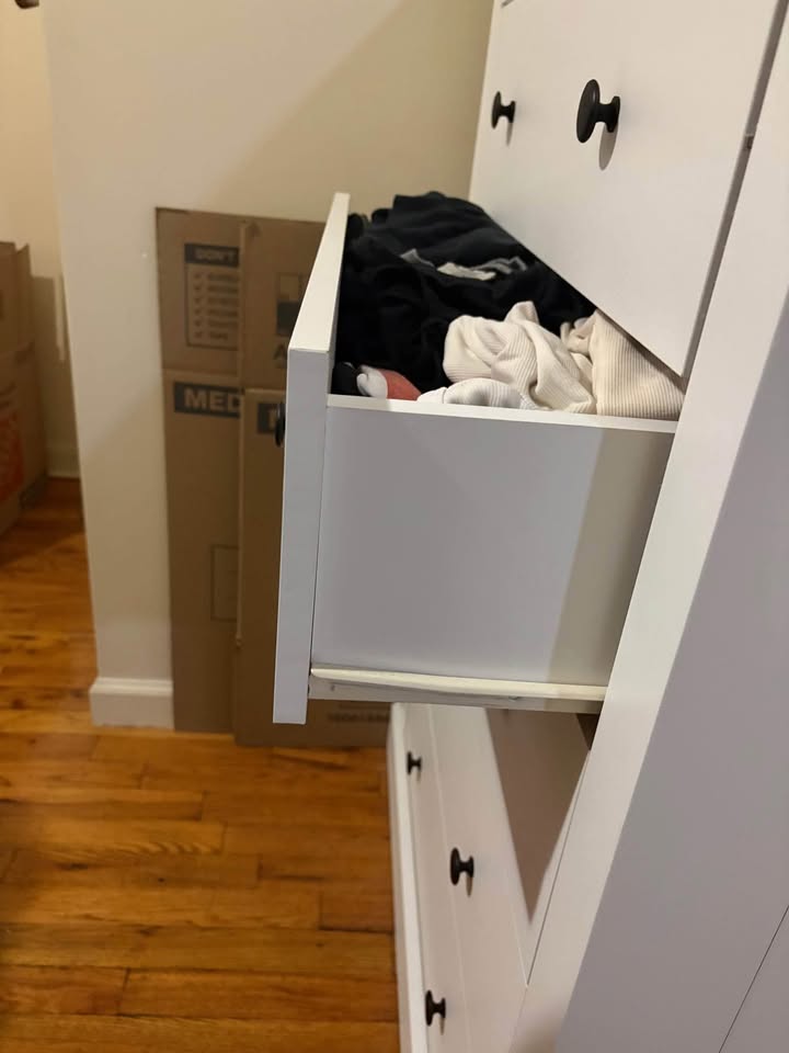 White tall 5 drawer dresser - photo 3