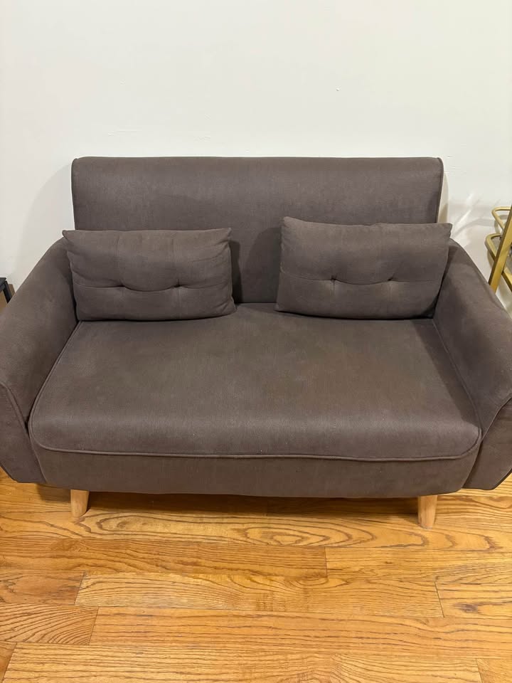 Brown loveseat (perfect for small apartments!) - photo 4