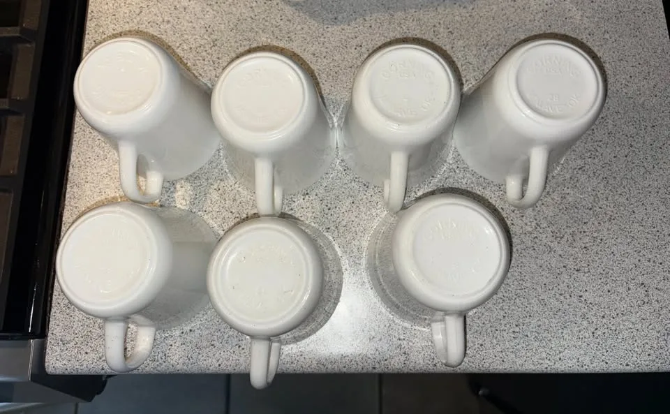 Set of 7 Vintage Corning/Corelle Mugs image indicator(2)