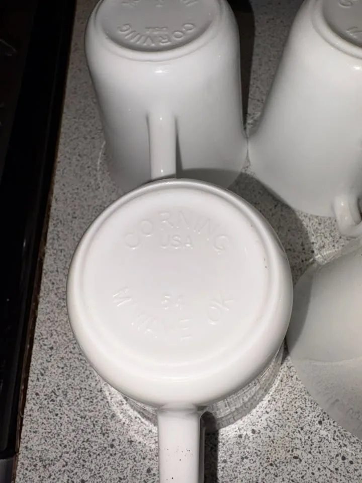 Set of 7 Vintage Corning/Corelle Mugs image indicator(4)