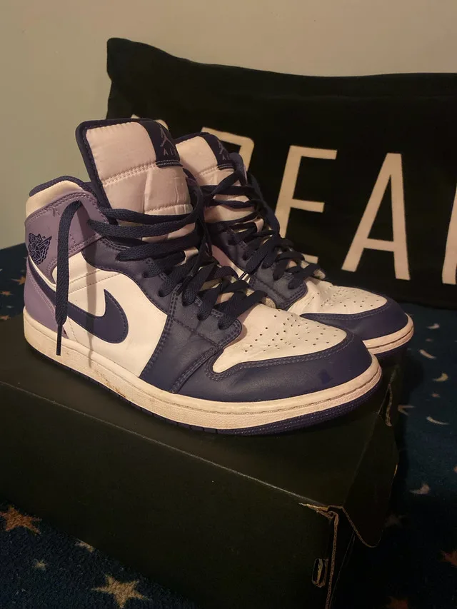 Nike Air Jordan 1 Mid Sky J Purple Size 11 image indicator(3)