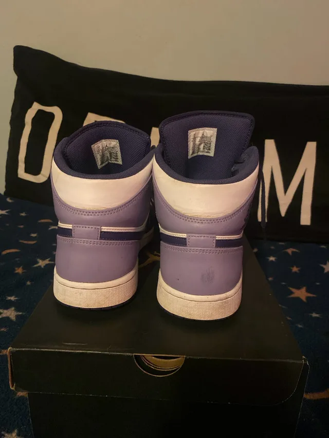 Nike Air Jordan 1 Mid Sky J Purple Size 11 image indicator(4)