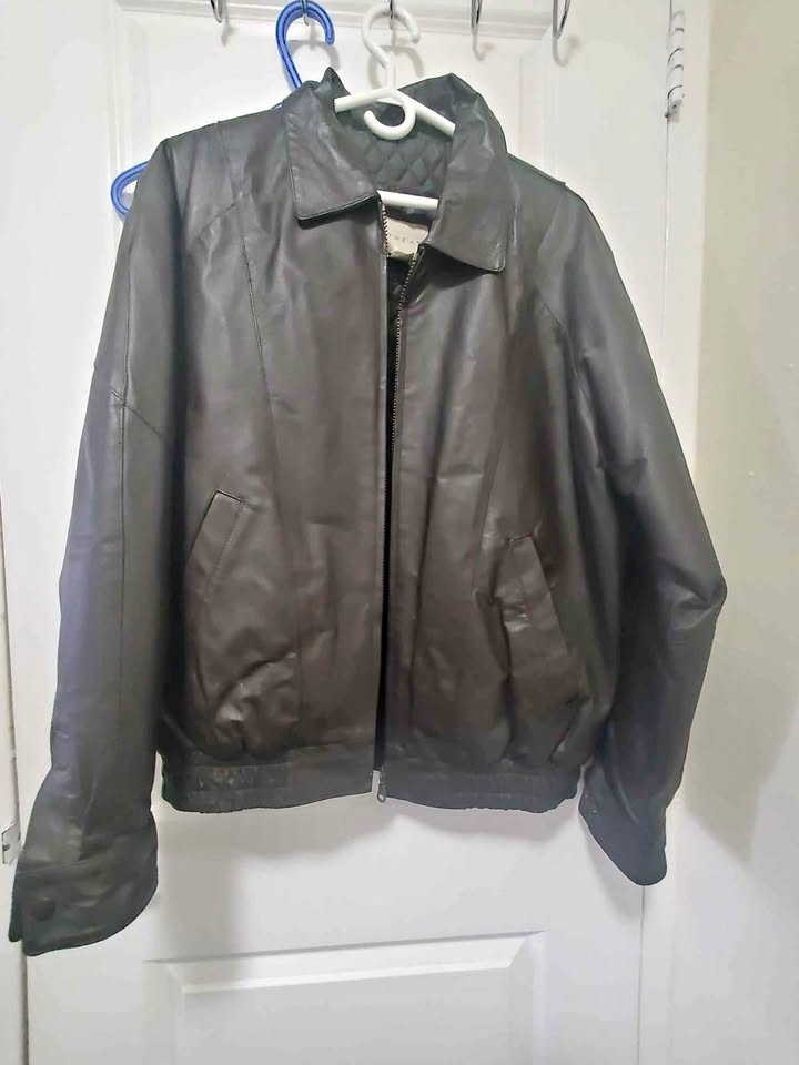 Leather jacket - men size 40, Medium