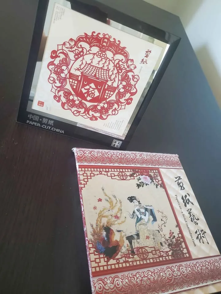 Paper -cut China Papercutart Ornamental With Glass Frame image indicator(2)