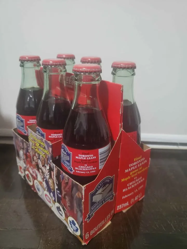 Coca-cola commemorative Maple Leaf Gardens bottles image indicator(2)