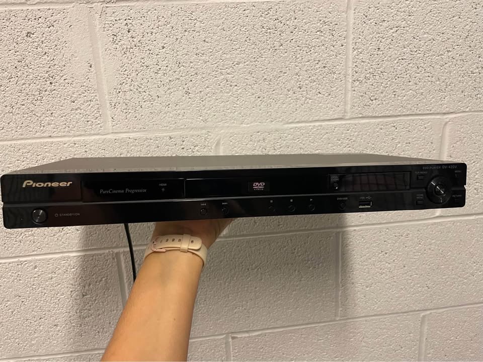 LIKE NEW Pioneer Disc Player - photo 2