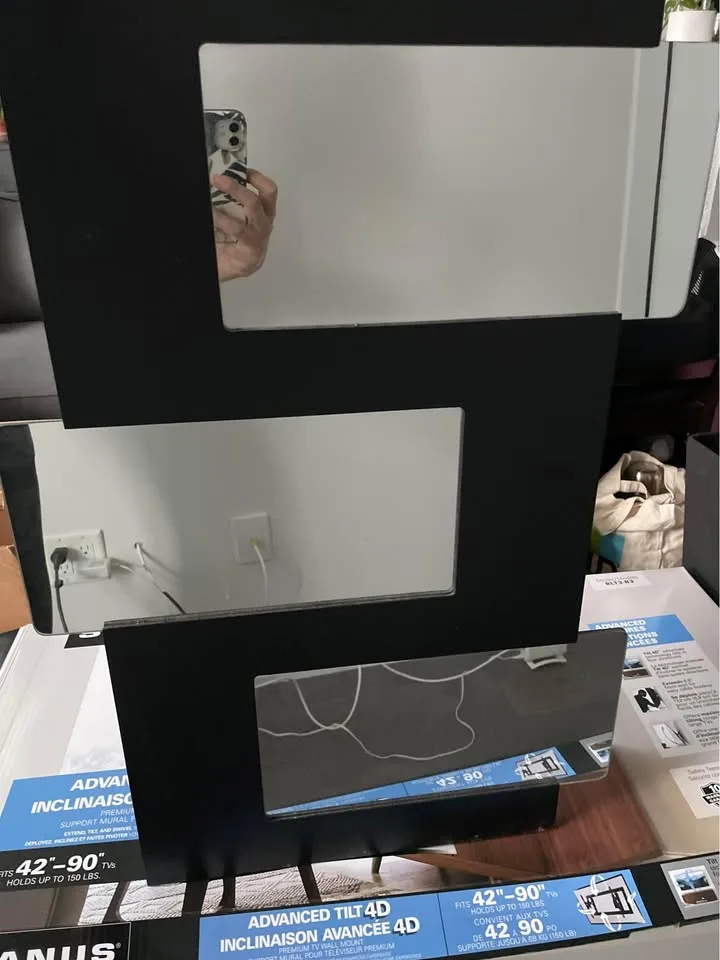 EXCELLENT CONDITION Mirror Decor image indicator(2)