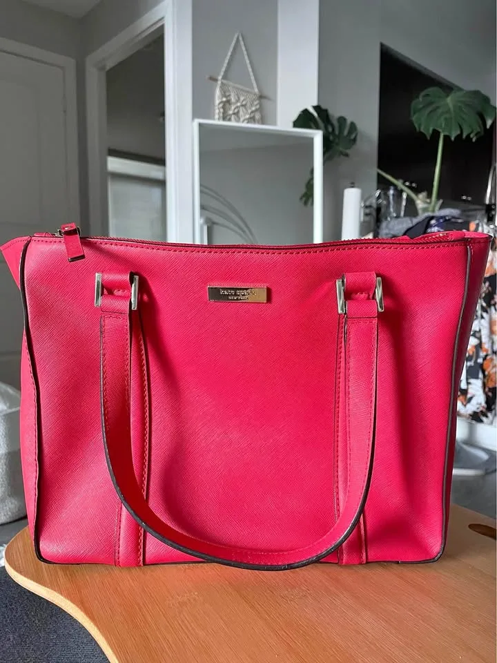 BRAND NEW Kate Spade Bag thumbnail