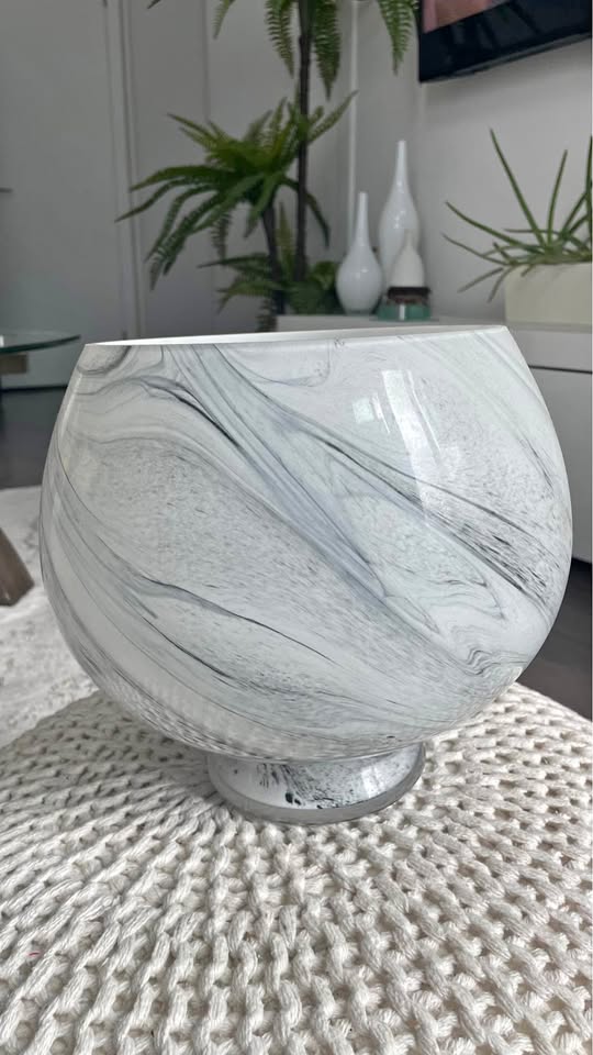 EXCELLENT CONDITION Decorative Bowl