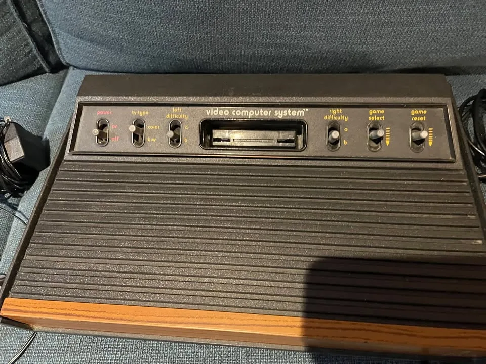 Atari 2600 "Light Sixer" + 37 Games image indicator(3)