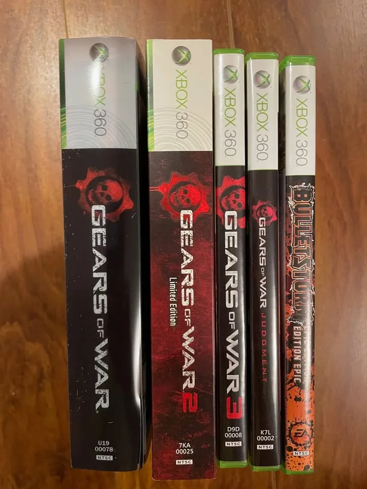 Xbox 360 Gears of War 3 Limited Edition Bundle image indicator(7)