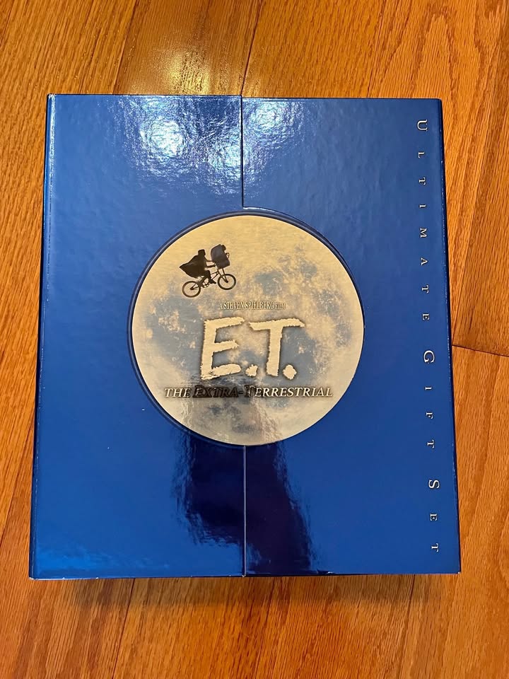E.T. THE EXTRA-TERRESTRIAL 1982 Ultimate Gift Set