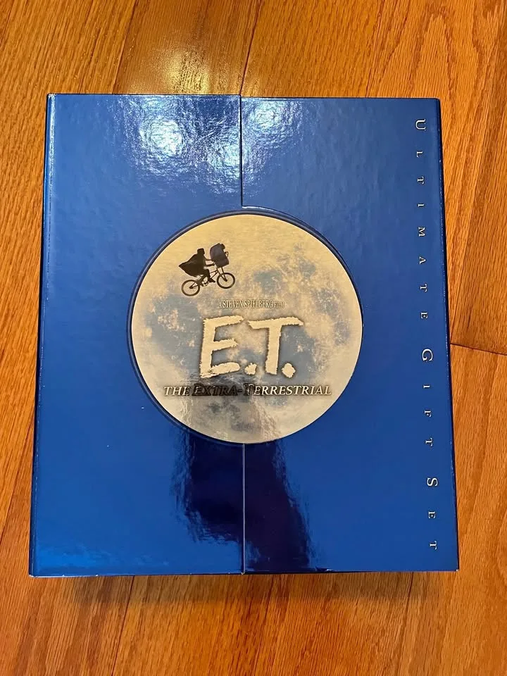 E.T. THE EXTRA-TERRESTRIAL 1982 Ultimate Gift Set thumbnail