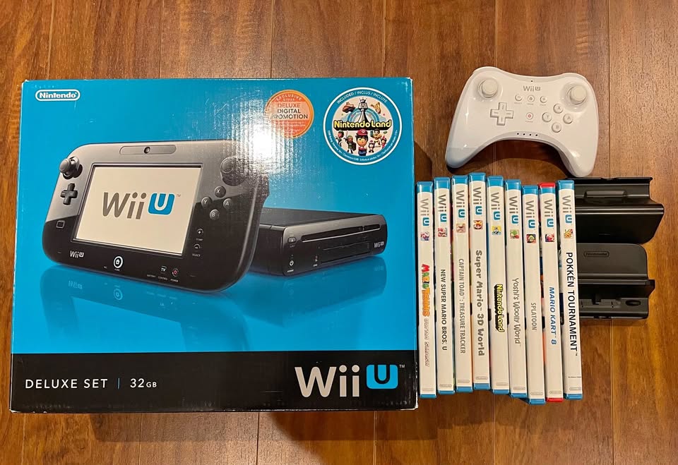 Nintendo Wii U Deluxe Set + 9 Games & Extras