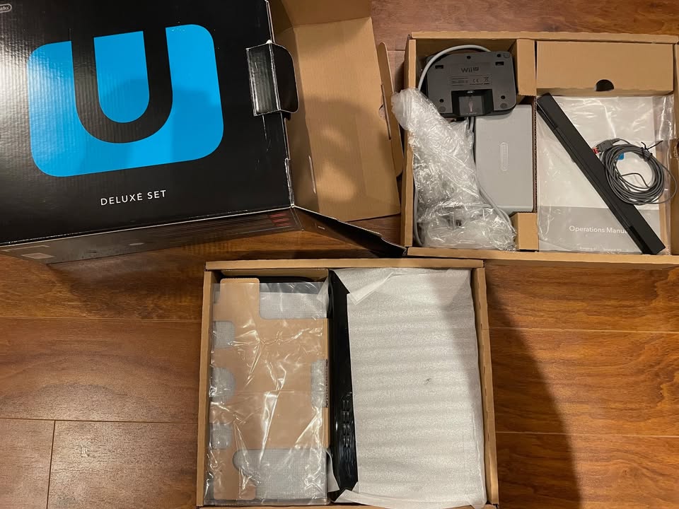 Nintendo Wii U Deluxe Set + 9 Games & Extras - photo 2