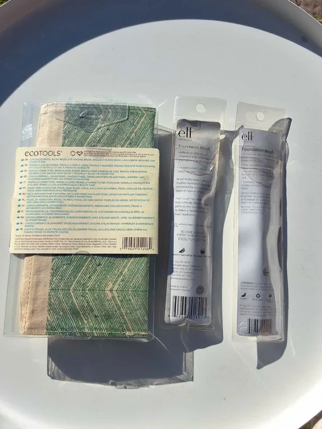 Makeup Brushes Set (New, Sealed) image indicator(2)