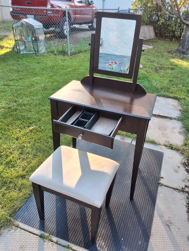 Vanity & Bench image indicator(2)