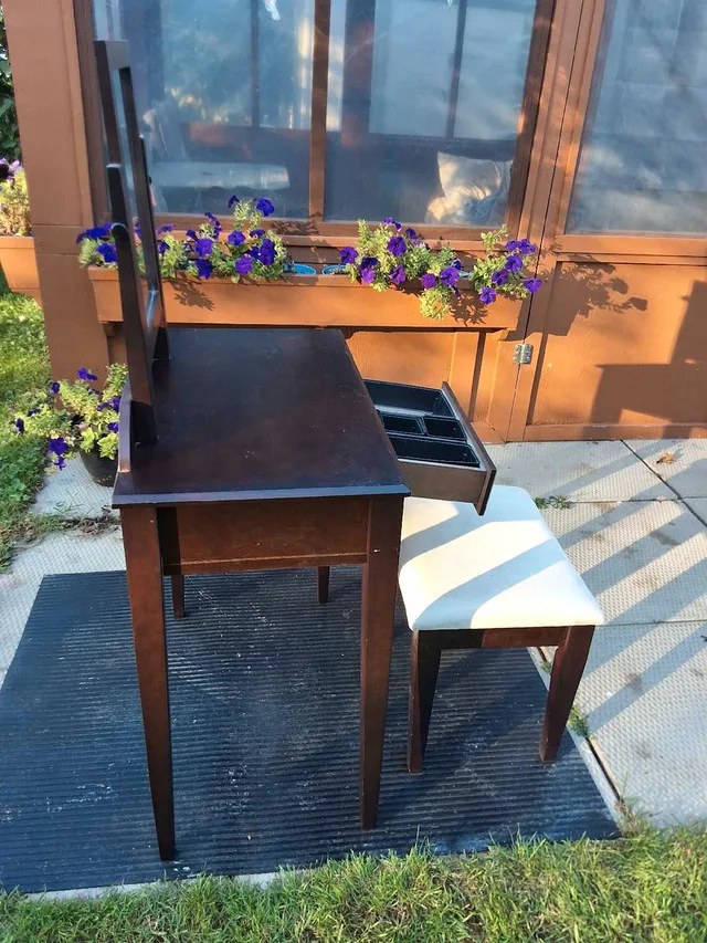 Vanity & Bench image indicator(9)