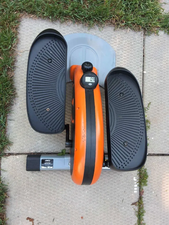 Under Desk Elliptical Trainer image indicator(2)
