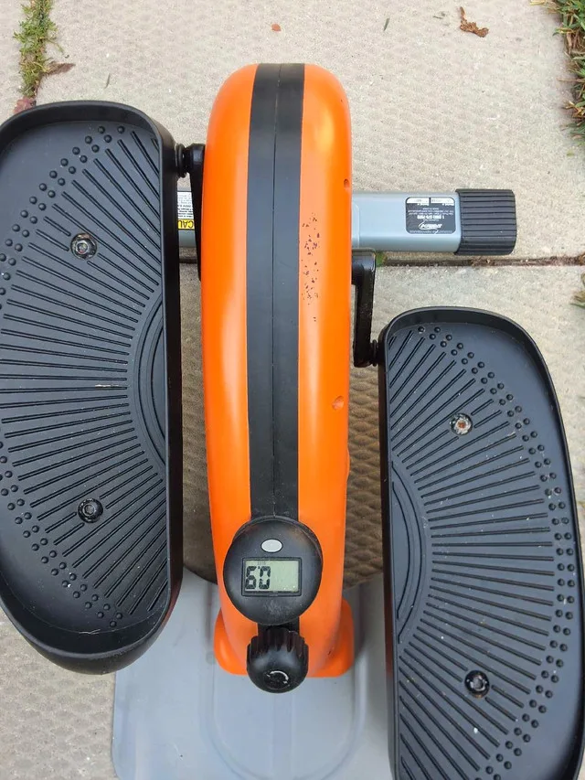 Under Desk Elliptical Trainer image indicator(4)