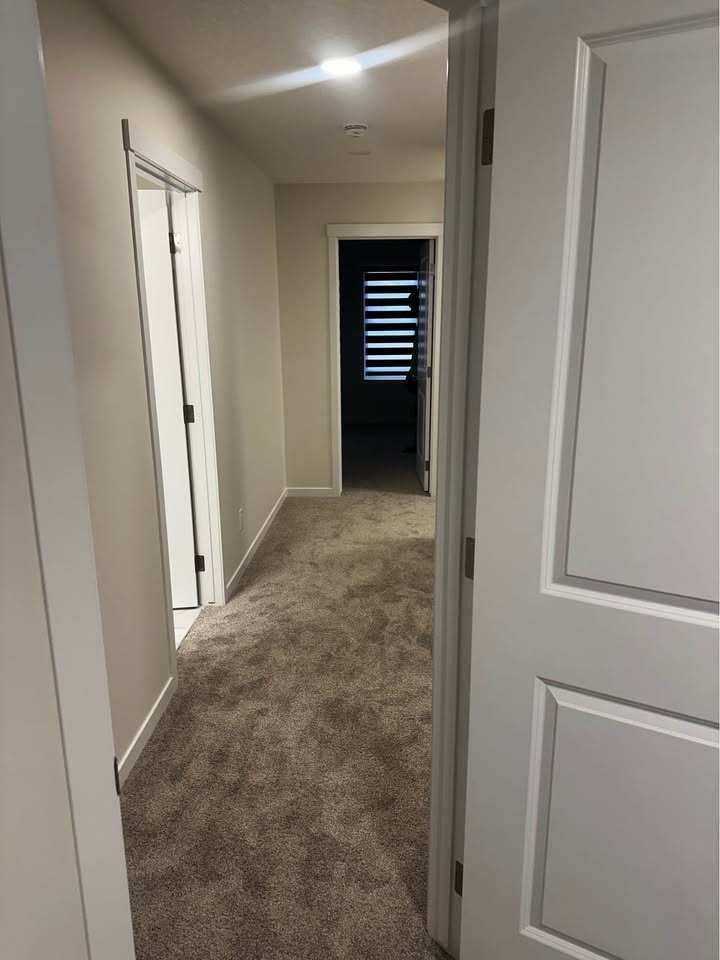 Bright Private Room in New Livingstone NE Calgary Home - photo 5