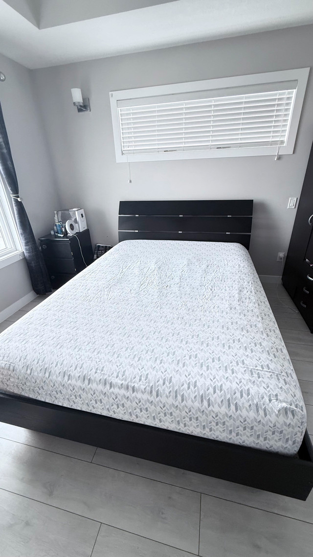 Queen Bed with Heavenly Mattress