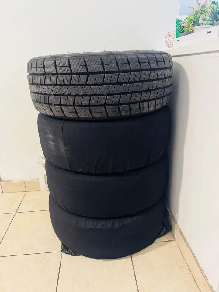 Set of 4 Winter Tires – No Rims image indicator(9)