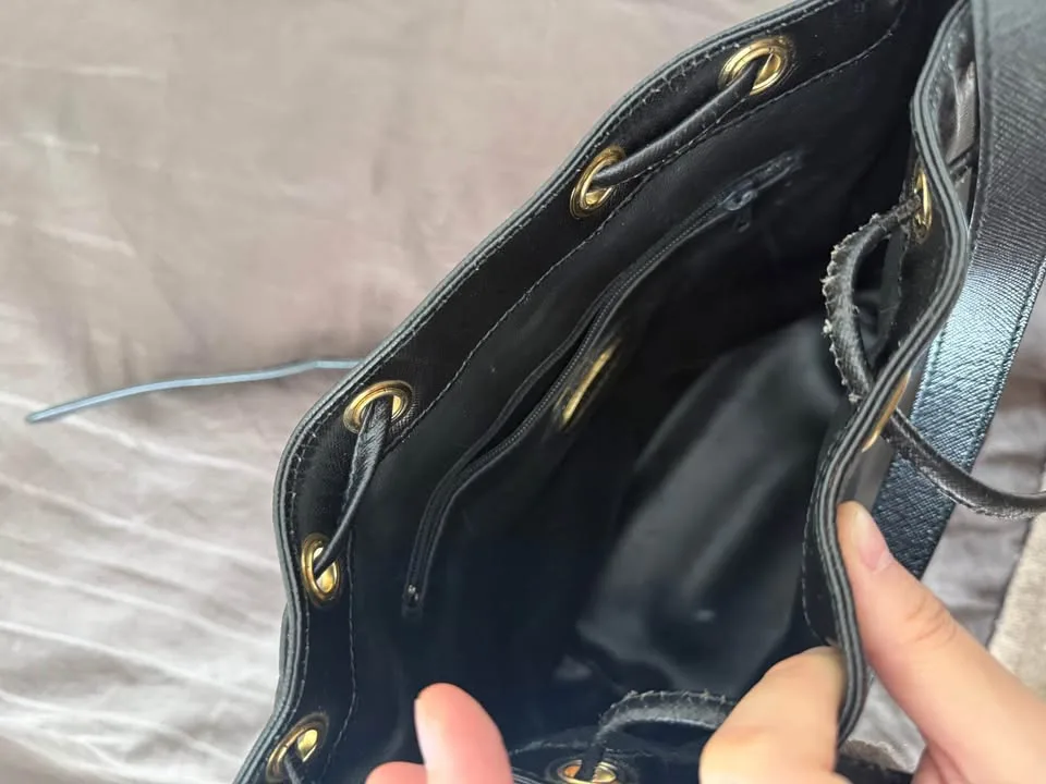 SATCHI black bucket bag image indicator(3)