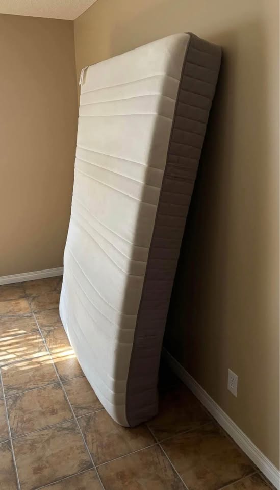 Ikea double bed mattress - photo 2