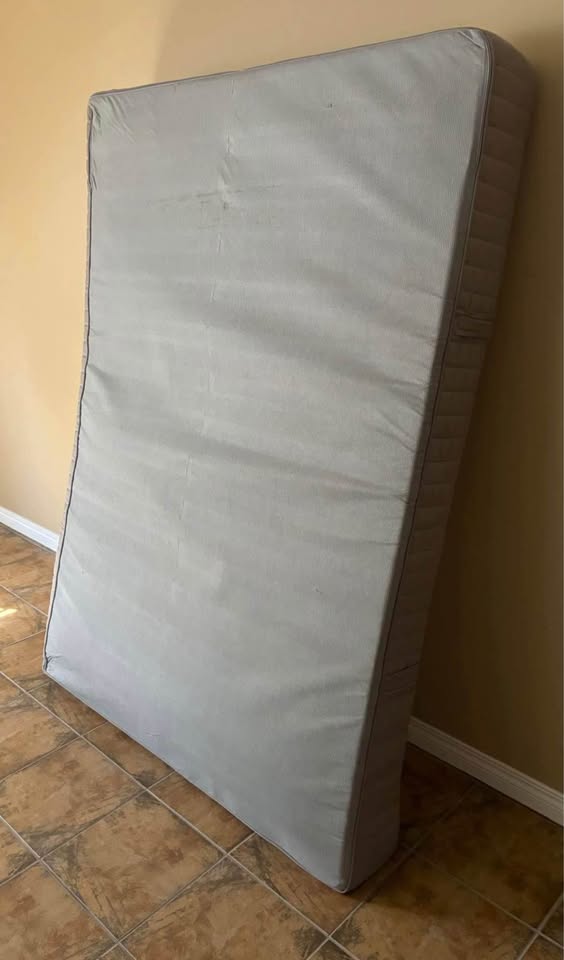 Ikea double bed mattress - photo 3