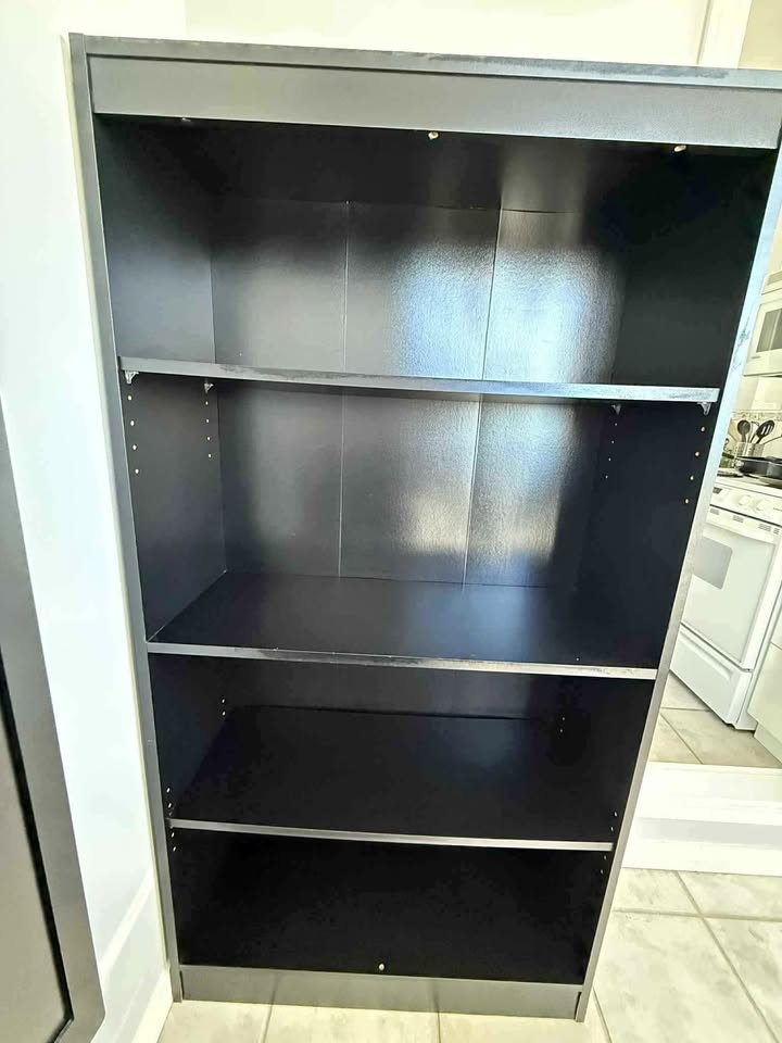 Freestanding bookcase