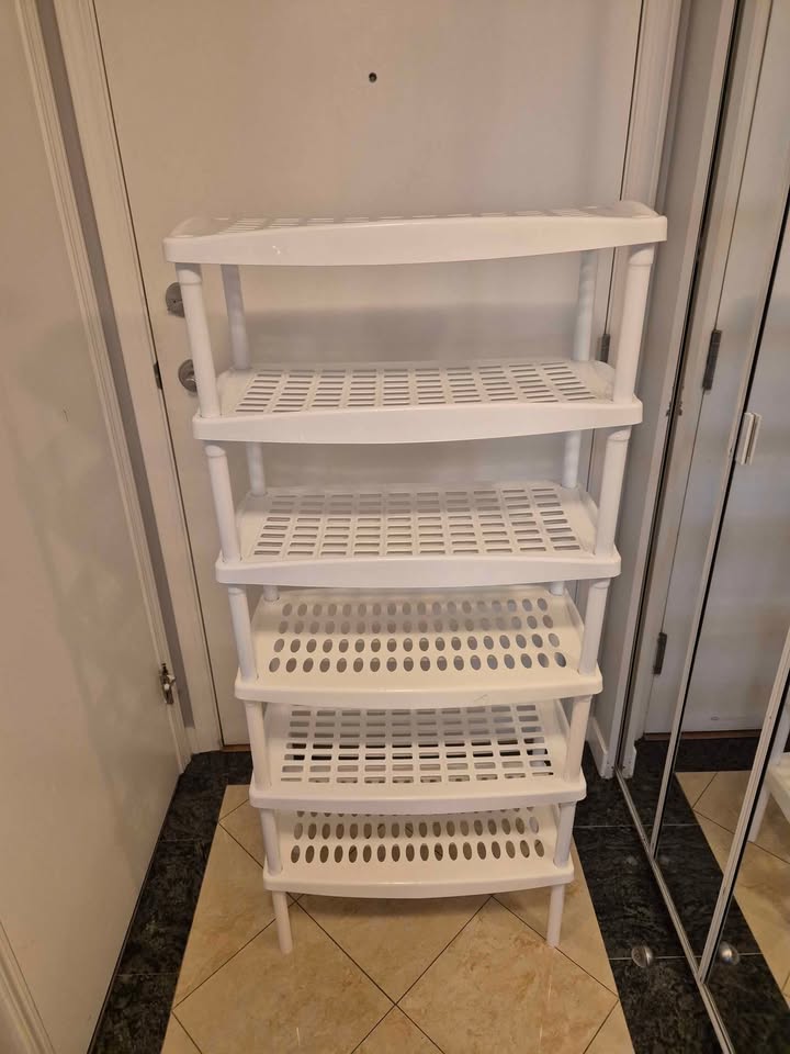 Plastic shoe rack / stackable shelves - photo 2