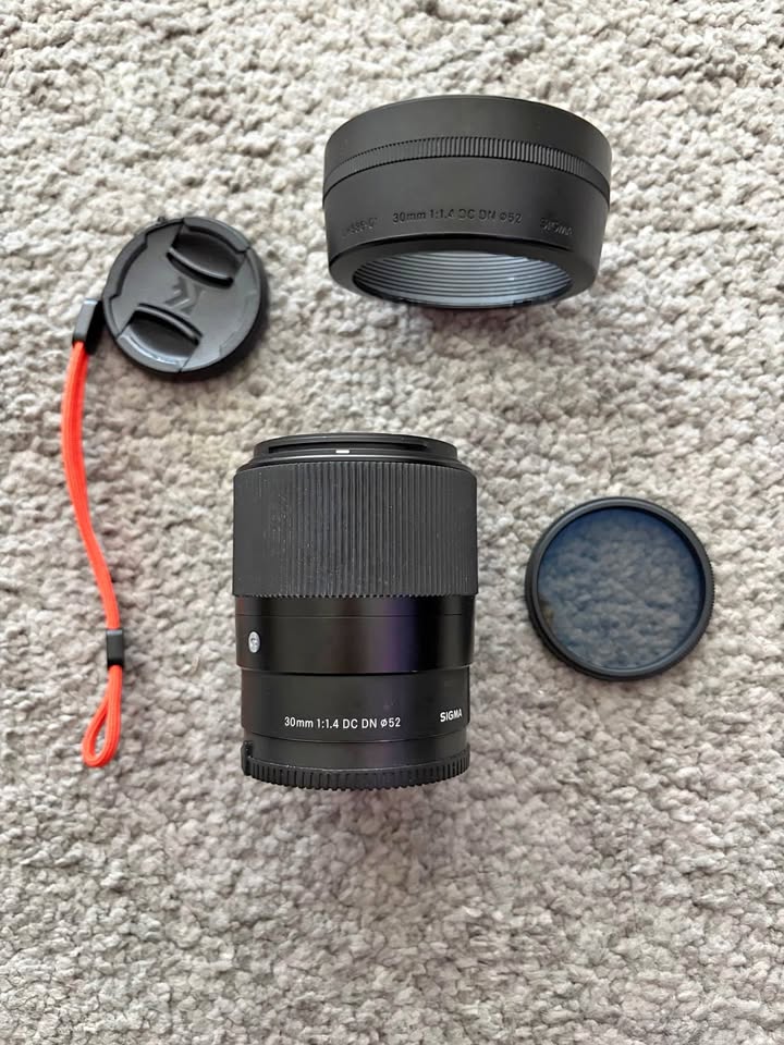 Sigma 30mm f/1.4 sony E-Mount Lens