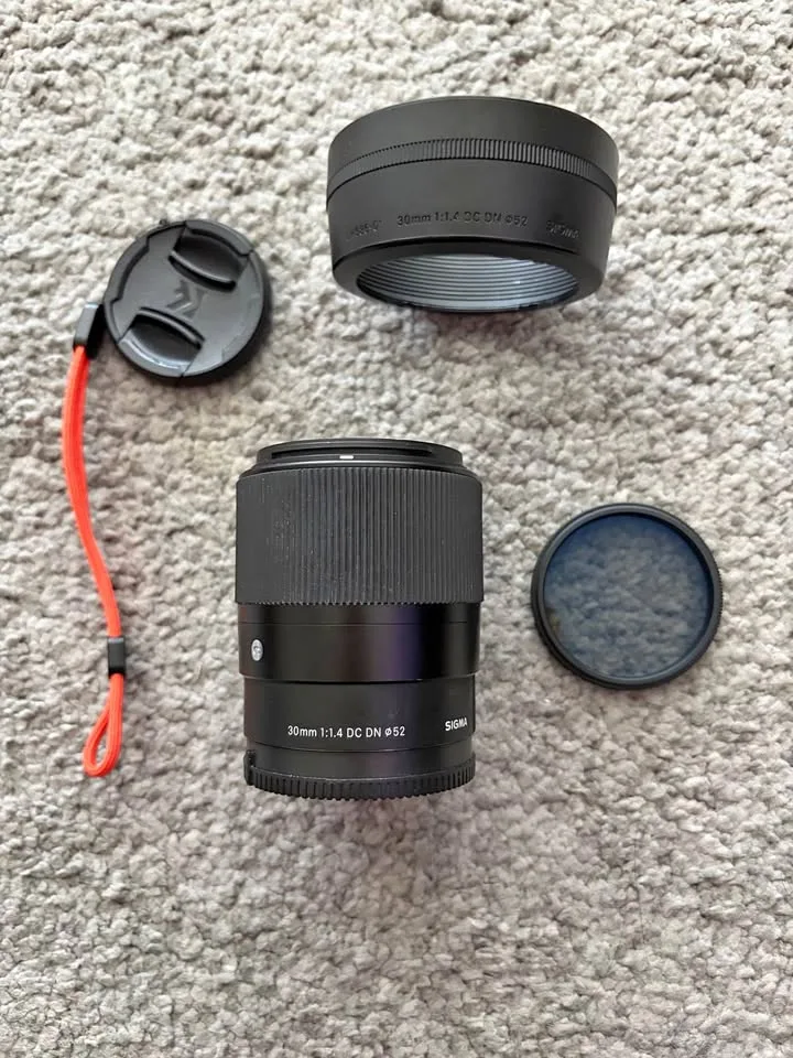 Sigma 30mm f/1.4 sony E-Mount Lens