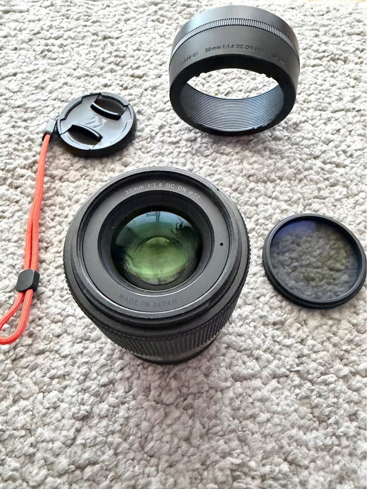 Sigma 30mm f/1.4 sony E-Mount Lens - photo 2