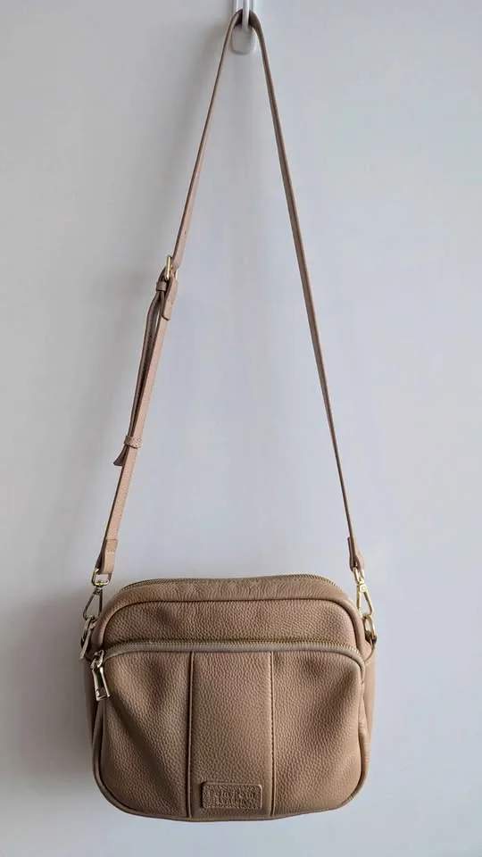 Pom Pom London Leather Crossbody Plus Bag image indicator(3)