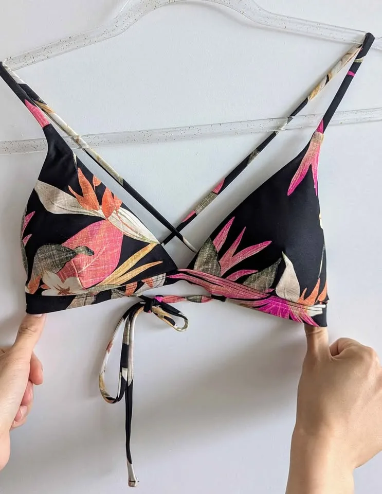 Black / Floral Bikini image indicator(2)