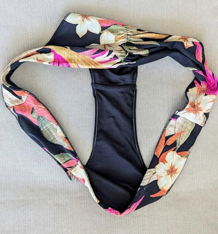 Black / Floral Bikini image indicator(5)