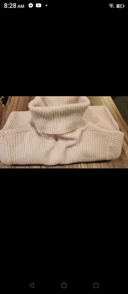 Sweater 8"L Neck Soft Pink Heavy Warm Wool Banana Republic image indicator(2)