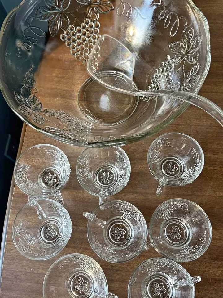 Punch Bowl with 8 glasses thumbnail