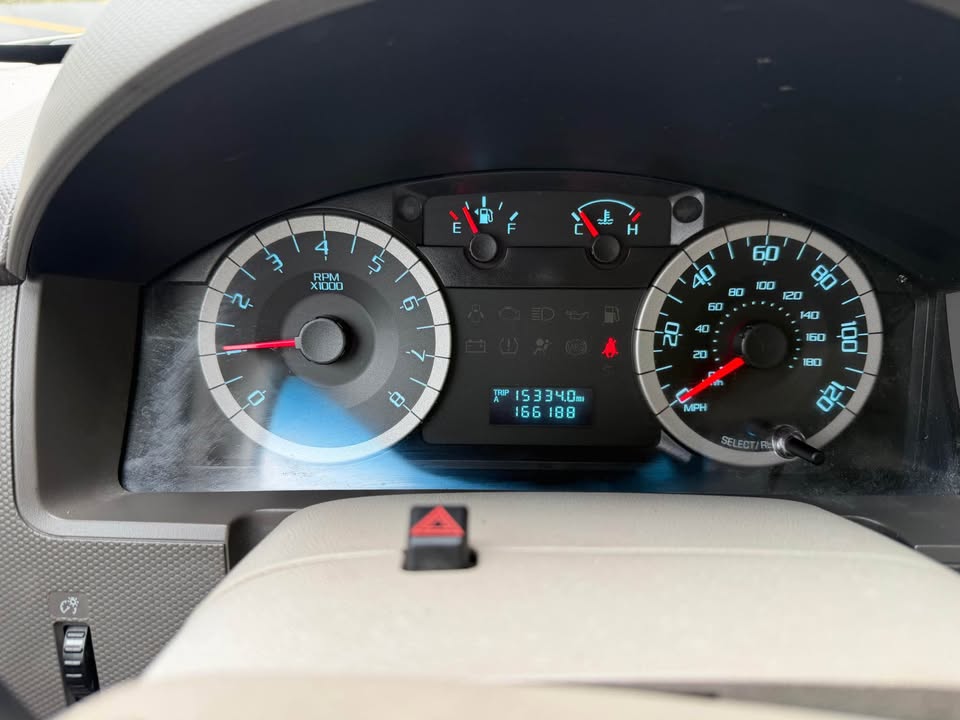 2010 Ford Escape · XLS Sport Utility 4D - photo 5